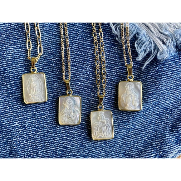 *Eva* Religious Pendant Necklace - Picture 2 of 6